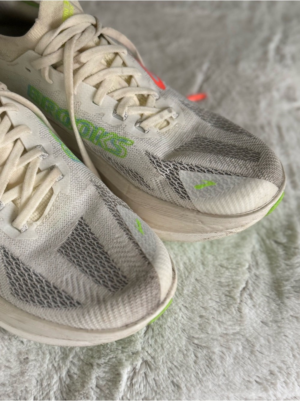 Brooks Hyperion Max 3 - Picture 2 of 8